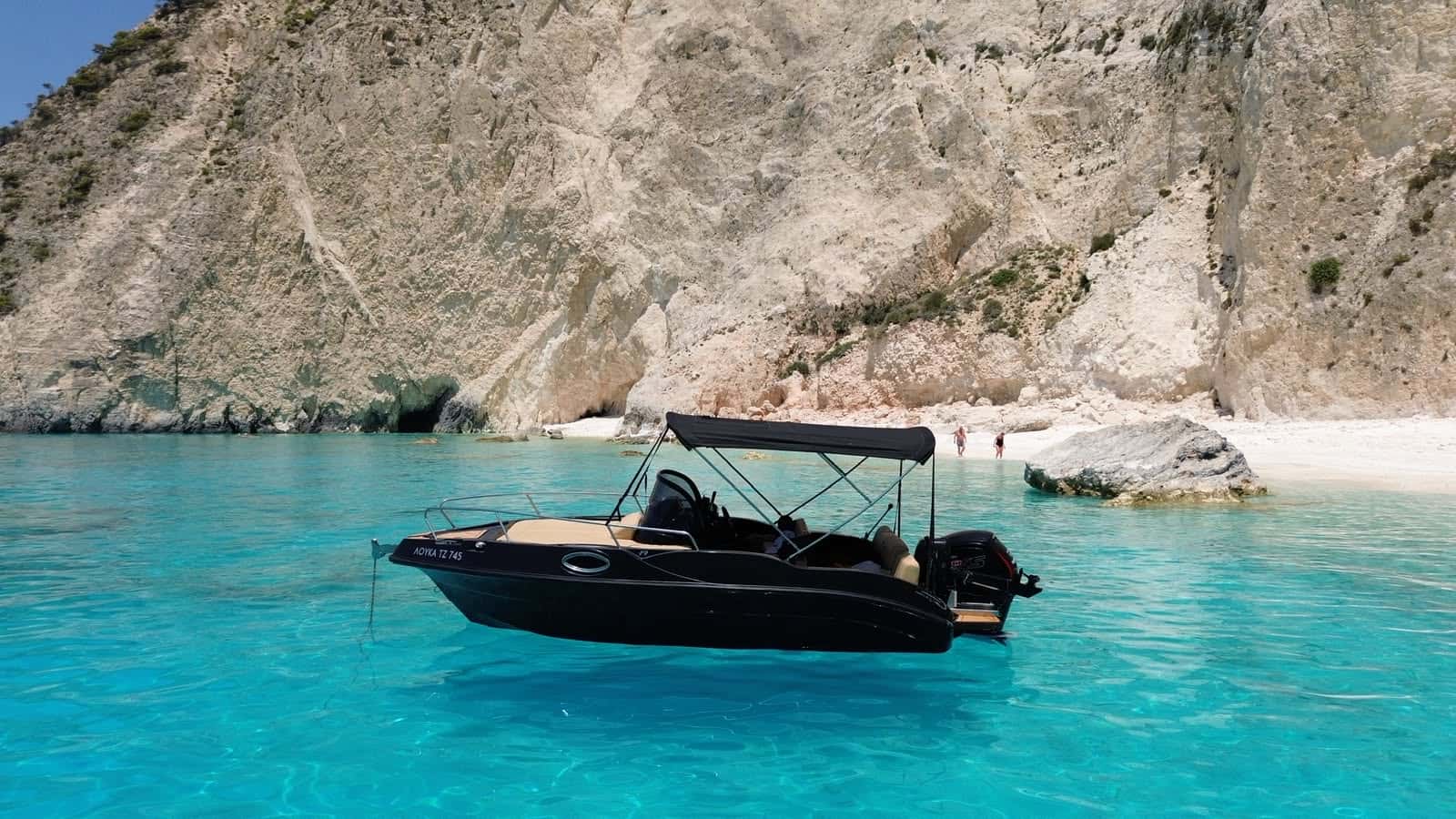 Self-drive speed boat ready to rent in Zakynthos